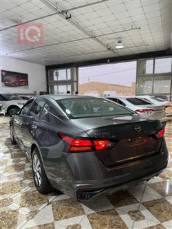 نيسان ألتيما